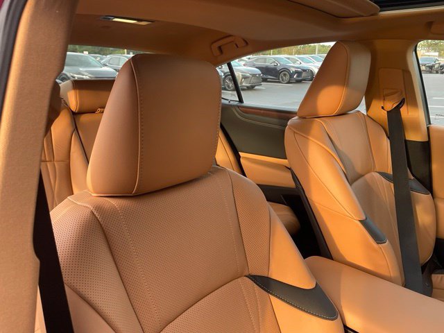Certified 2025 Lexus ES 300h w/ Luxury Package FWD image 6