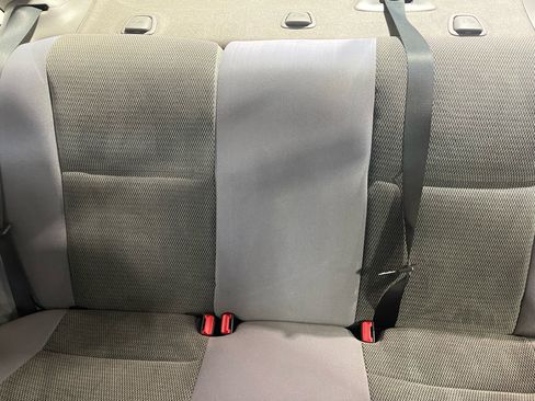 Used 2004 Ford Focus SE image 25