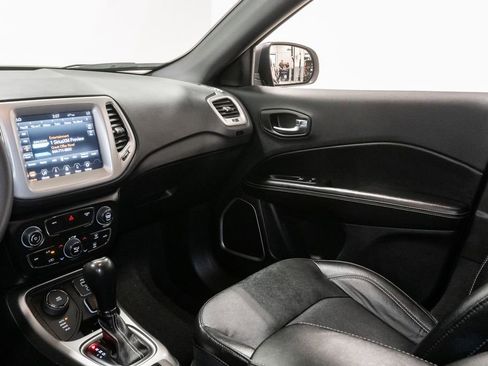 Used 2021 Jeep Compass Latitude AWD/4WD image 11