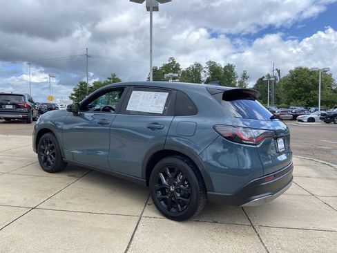Used 2023 Honda HR-V Sport image 8