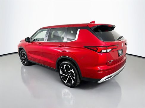 Used 2024 Mitsubishi Outlander SE image 8