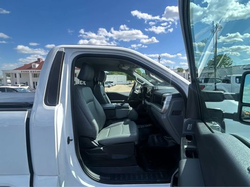 Used 2023 Ford F250 XL w/ XL Driver Assist Package RWD image 9