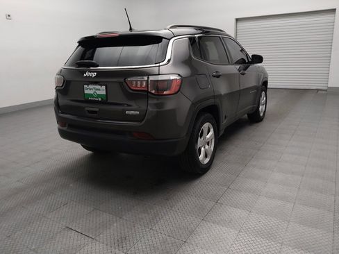 Used 2018 Jeep Compass Latitude w/ Popular Equipment Group FWD image 9
