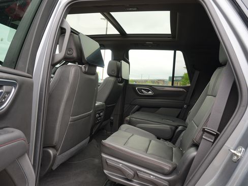 Used 2021 Chevrolet Tahoe RST w/ Luxury Package AWD/4WD image 18