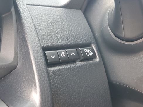 Certified 2025 Toyota Prius LE FWD image 21