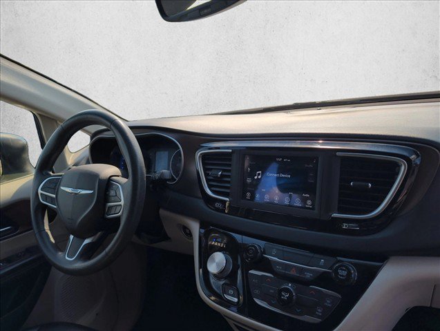 Used 2021 Chrysler Voyager Lxi FWD image 29