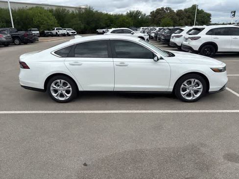 Used 2025 Honda Accord LX image 6