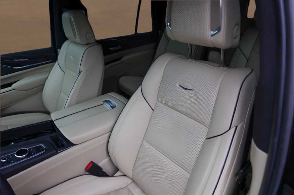 Used 2021 Cadillac Escalade Premium Luxury RWD image 10