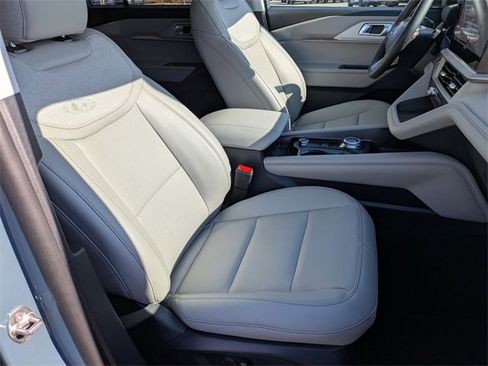 New 2026 Ford Explorer Active w/ Active Comfort Package image 40