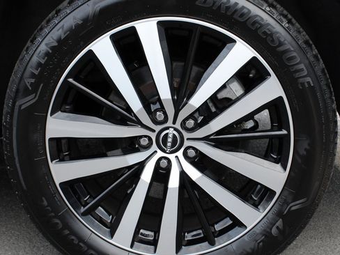 Certified 2023 Nissan Pathfinder Platinum image 13