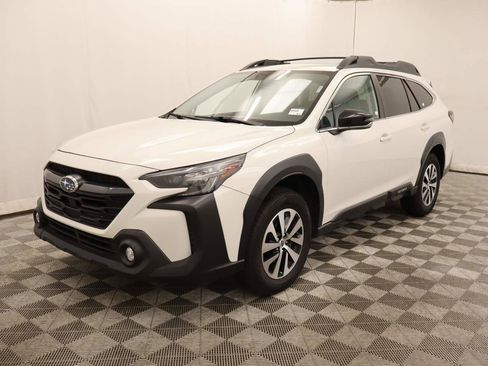 Used 2023 Subaru Outback Premium image 1