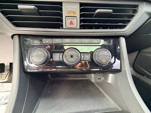 Used 2019 Volkswagen Jetta GLI image 27