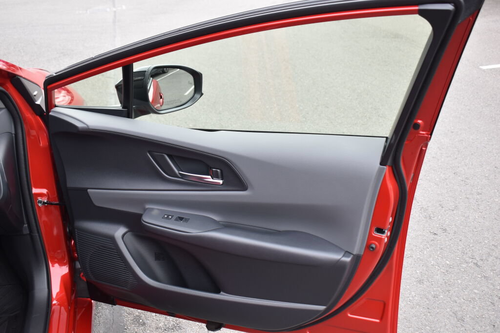 Certified 2026 Toyota Prius XLE FWD image 24