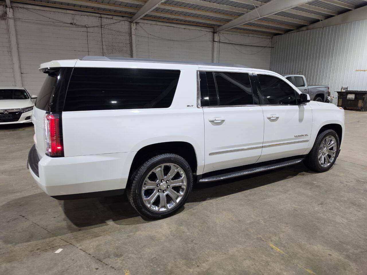 Used 2018 GMC Yukon XL SLT w/ Premium Edition AWD/4WD image 12