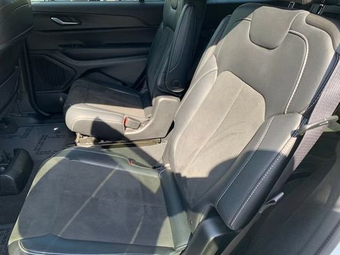 Used 2023 Jeep Grand Cherokee L Laredo AWD/4WD image 17