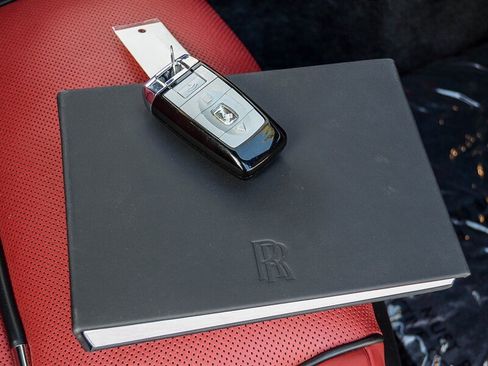 Used 2019 Rolls-Royce Dawn image 46