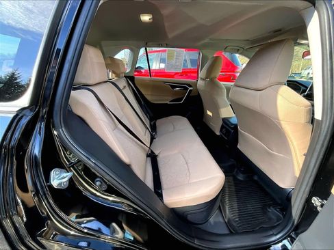 Used 2023 Toyota RAV4 XLE image 16