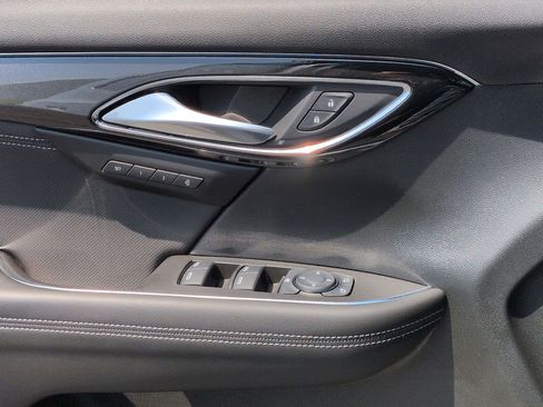 Used 2025 Buick Envision Preferred AWD/4WD image 24