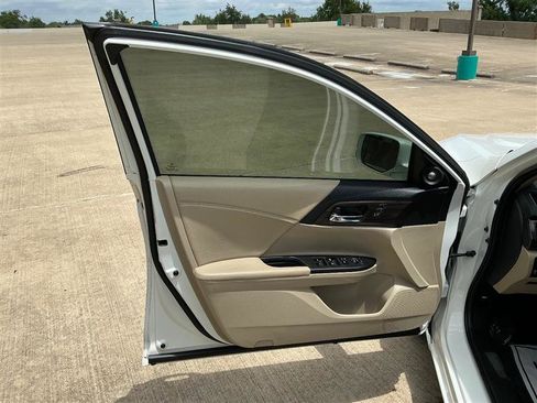 Used 2017 Honda Accord EX-L image 24