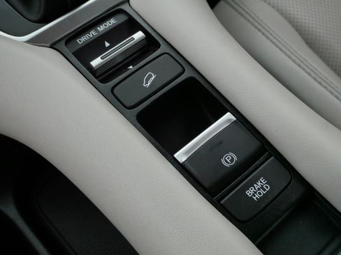 Used 2025 Honda HR-V EX-L image 25