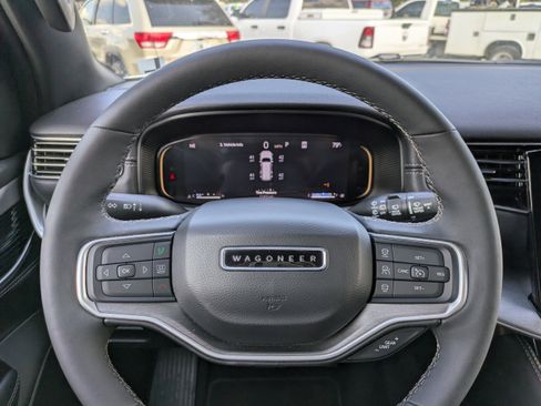 Used 2025 Jeep Wagoneer L Series III image 22