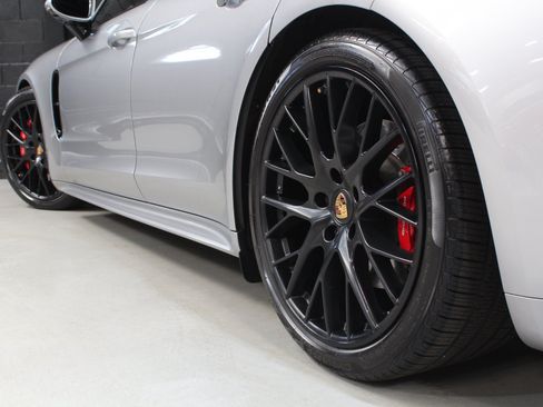 Used 2022 Porsche Panamera GTS AWD/4WD image 25