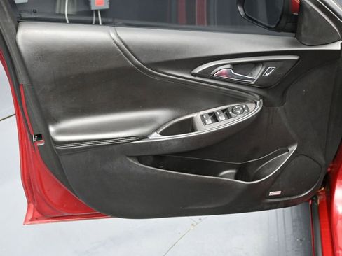 Used 2016 Chevrolet Malibu LT w/ Leather Package FWD image 9