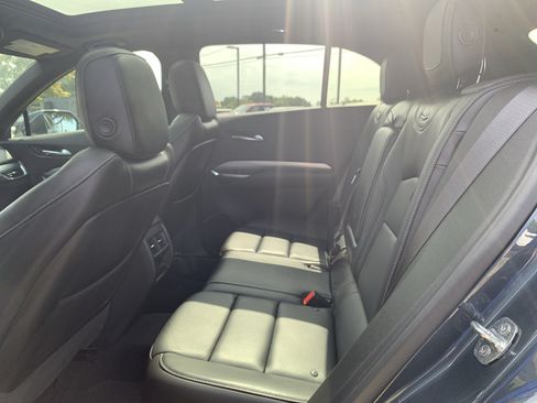 Used 2019 Cadillac XT4 Premium Luxury w/ Technology Package FWD image 32