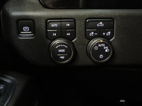 Used 2024 Chevrolet Silverado 1500 LT w/ Texas Edition Plus AWD/4WD image 26