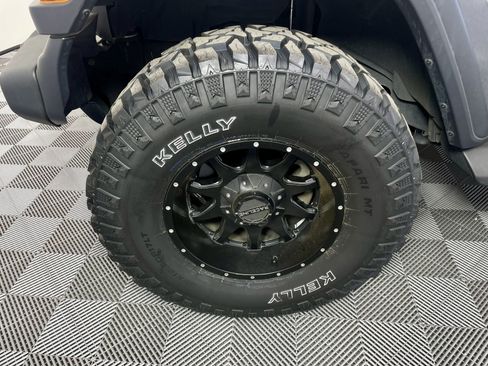 Used 2018 Jeep Wrangler Unlimited Sport S AWD/4WD image 9