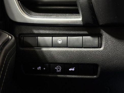 Used 2024 Nissan Rogue SV FWD image 18