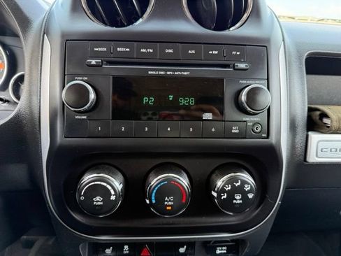 Used 2014 Jeep Compass Latitude AWD/4WD image 13