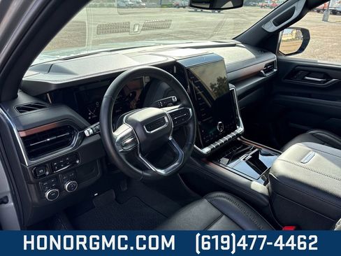 Used 2025 GMC Yukon Denali image 12