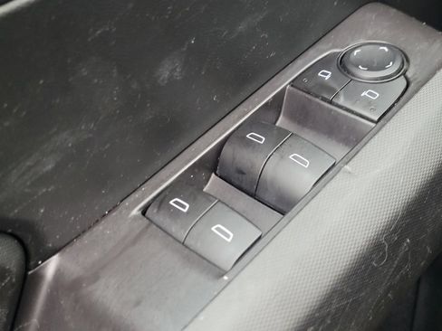 Used 2023 Chevrolet Colorado W/T image 27