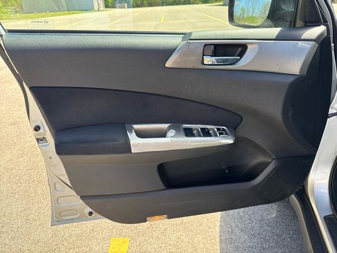 Used 2009 Subaru Forester 2.5X Limited AWD/4WD image 9