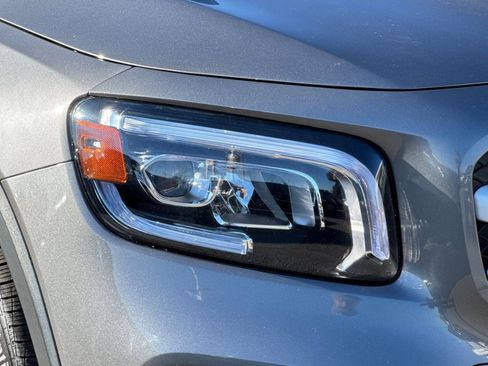 Used 2022 Mercedes-Benz GLB 250 image 10