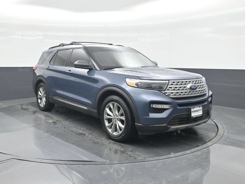 Used 2021 Ford Explorer XLT w/ Equipment Group 202A RWD image 8