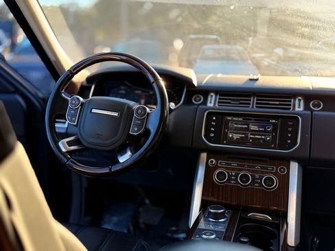 Used 2016 Land Rover Range Rover HSE image 13