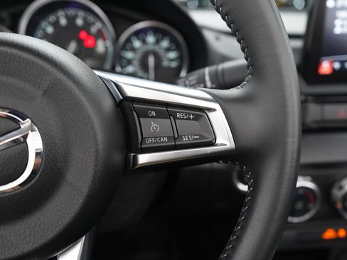 Used 2022 MAZDA MX-5 Miata Grand Touring w/ Appearance Package RWD image 22