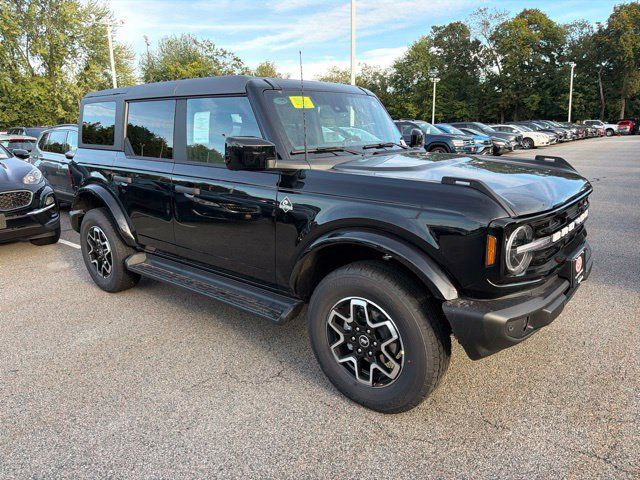New 2026 Ford Bronco Outer Banks AWD/4WD image 1