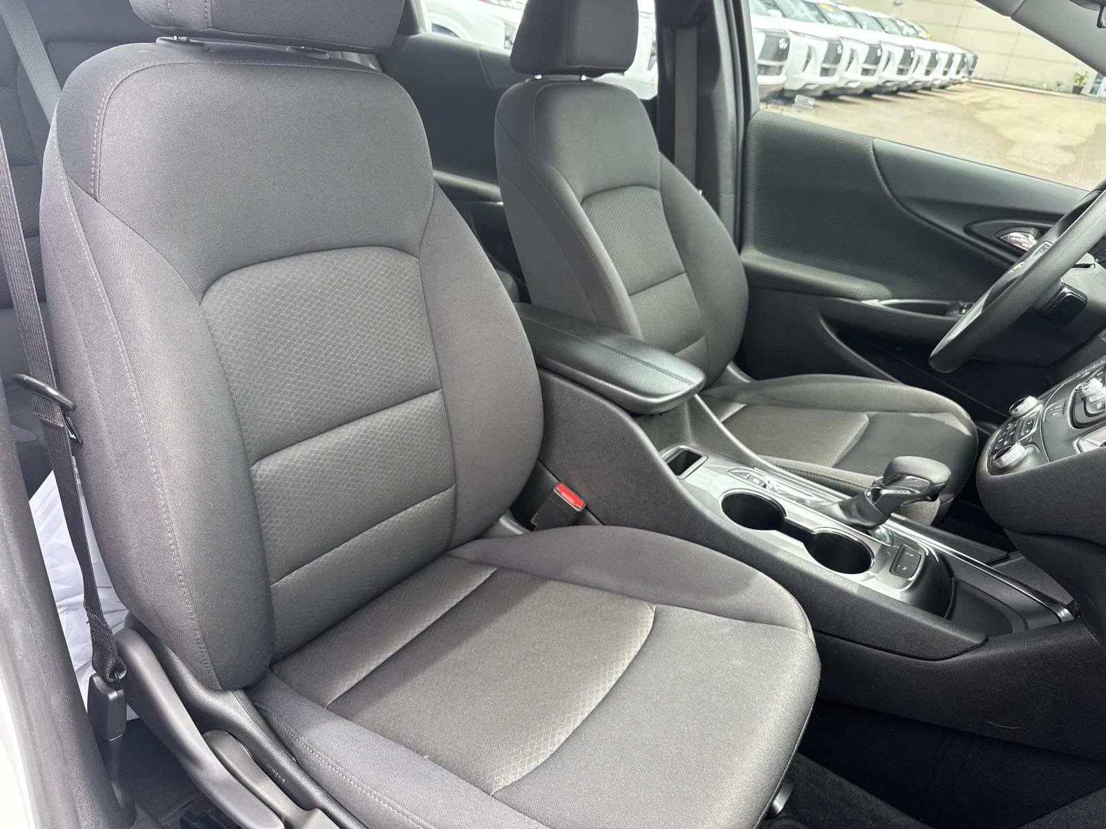 Used 2025 Chevrolet Malibu LT FWD image 12
