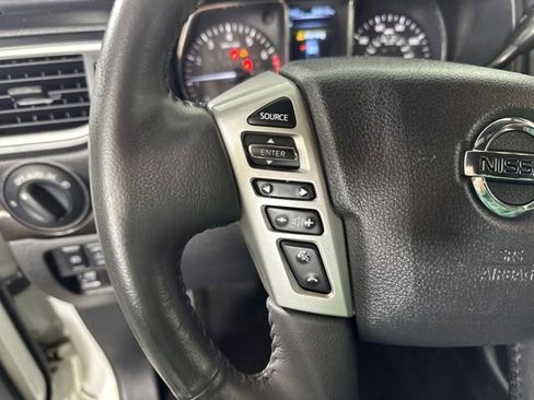 Used 2018 Nissan Titan XD image 15