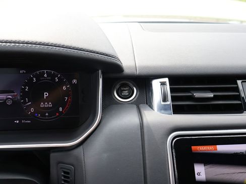 Used 2020 Land Rover Range Rover Sport HST image 27