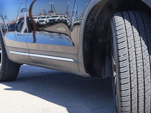 Used 2020 Honda Pilot Touring image 11