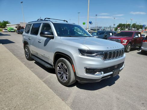 Used 2024 Jeep Wagoneer 4WD w/ Premium Group I image 7