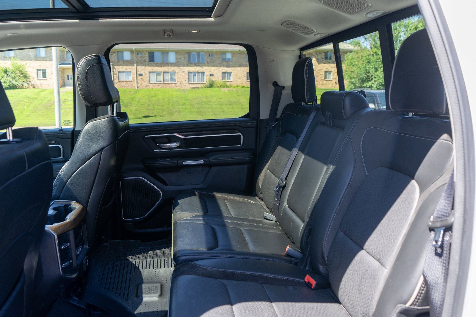 Used 2022 RAM 1500 Laramie AWD/4WD image 28