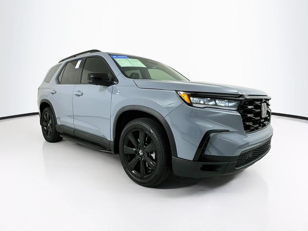 Certified 2025 Honda Pilot Black Edition image 3