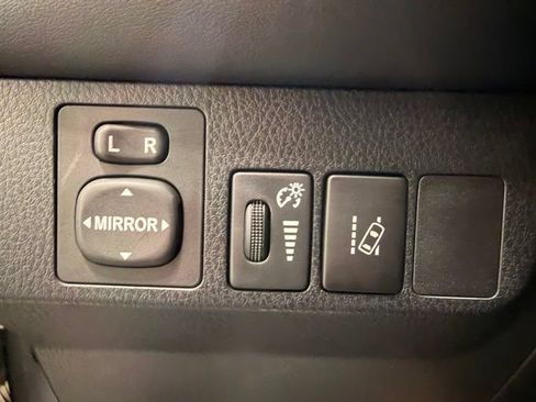 Used 2017 Toyota RAV4 XLE AWD/4WD image 22