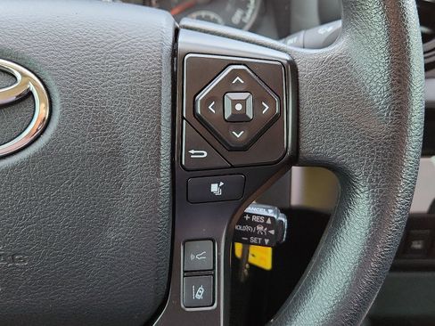 Used 2022 Toyota Tacoma SR RWD image 16