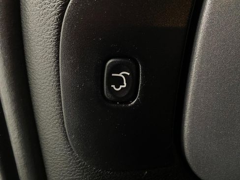 Used 2018 Jeep Cherokee Limited w/ High Altitude Package image 8